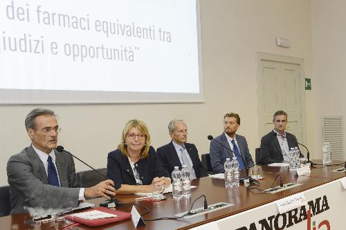 Maria Sandra Telesca (Assessore regionale Salute, Integrazione socio-sanitaria, Politiche sociali e Famiglia) all'incontro "L'efficacia dei farmaci equivalenti tra pregiudizi e opportunità" - Trieste 07/09/2017